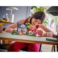 LEGO® Friends Beekeepers’ House and Flower Garden Set 42669