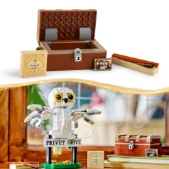 LEGO® Harry Potter™ Hedwig™ at 4 Privet Drive 76425