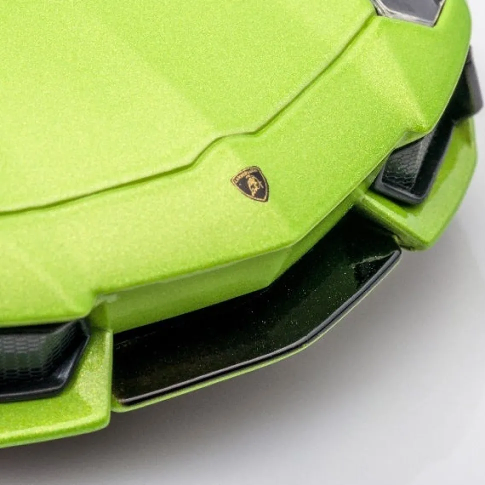 Maisto 1:24 Special Edition Lamborghini Aventador Lp 700-4 Roadster Kit