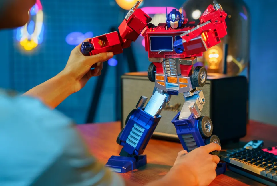 Robosen Elite Optimus Prime